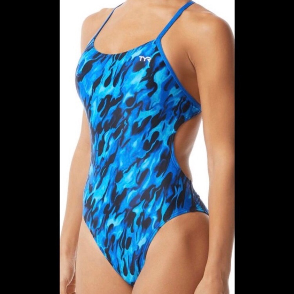 NWT TYR woman’s Durafast One piece swimsuit. SZ 40